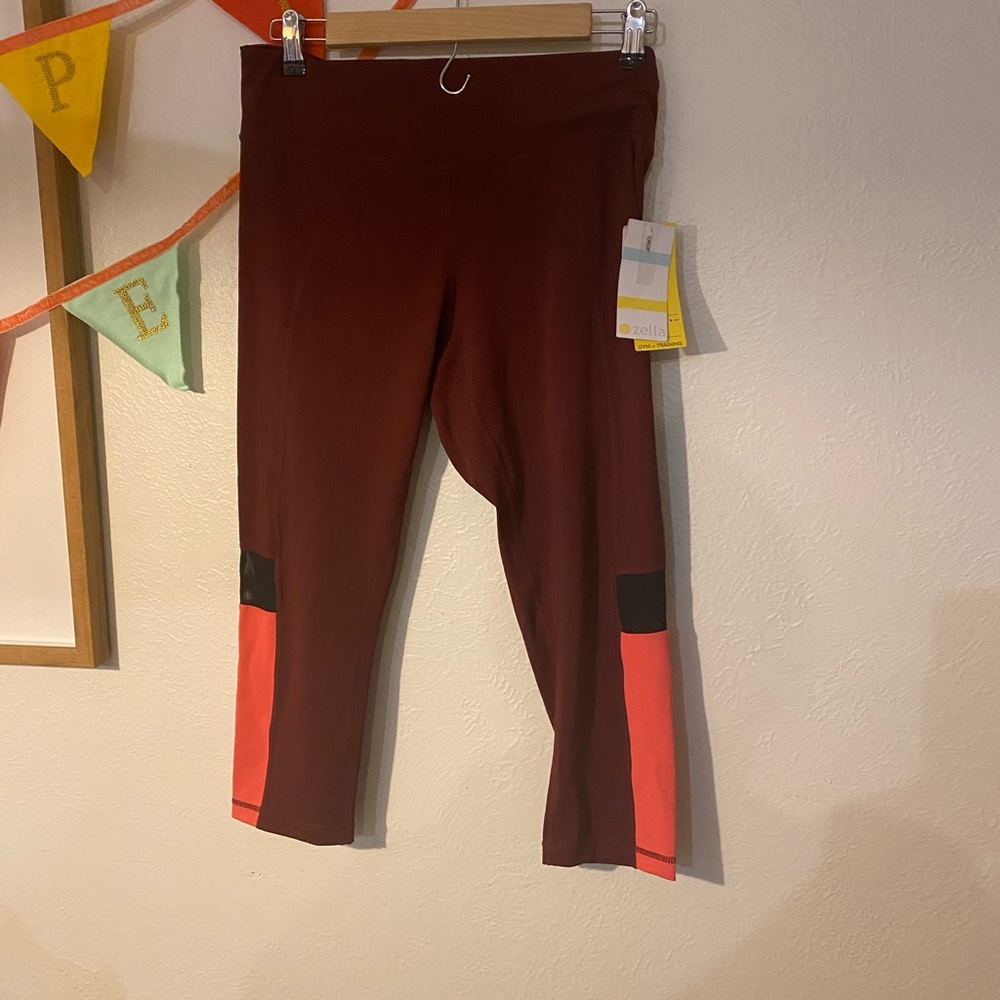 BRAND NEW Zella cropped leggings